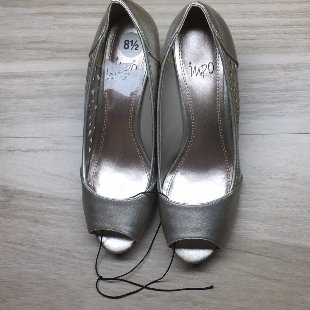 Impo Women’s cutout Wedge